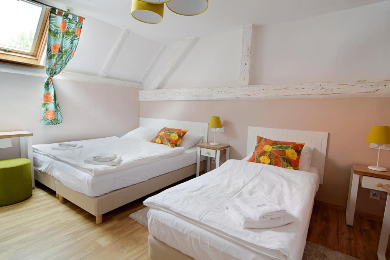 Gosciniec Nowa Wioska Bed & Breakfast Wałbrzych Exterior foto