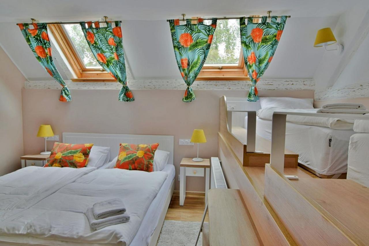 Gosciniec Nowa Wioska Bed & Breakfast Wałbrzych Exterior foto