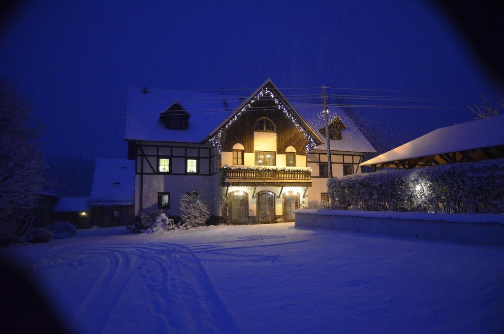 Gosciniec Nowa Wioska Bed & Breakfast Wałbrzych Exterior foto